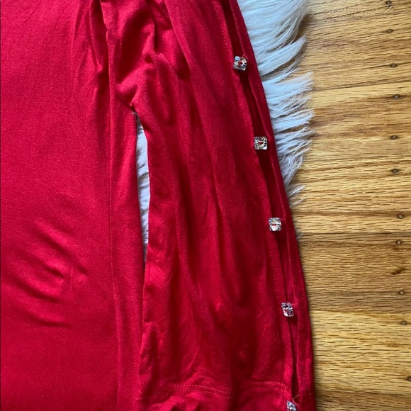 Red cold shoulder top - Picture 2 of 6